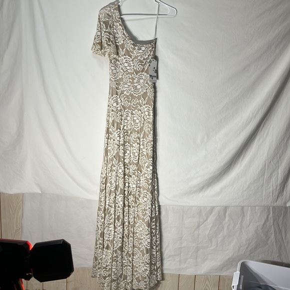 NWT Show Me Your Mumu White Lover's Lace Portia One Shoulder Maxi Dress Small - Picture 15 of 15